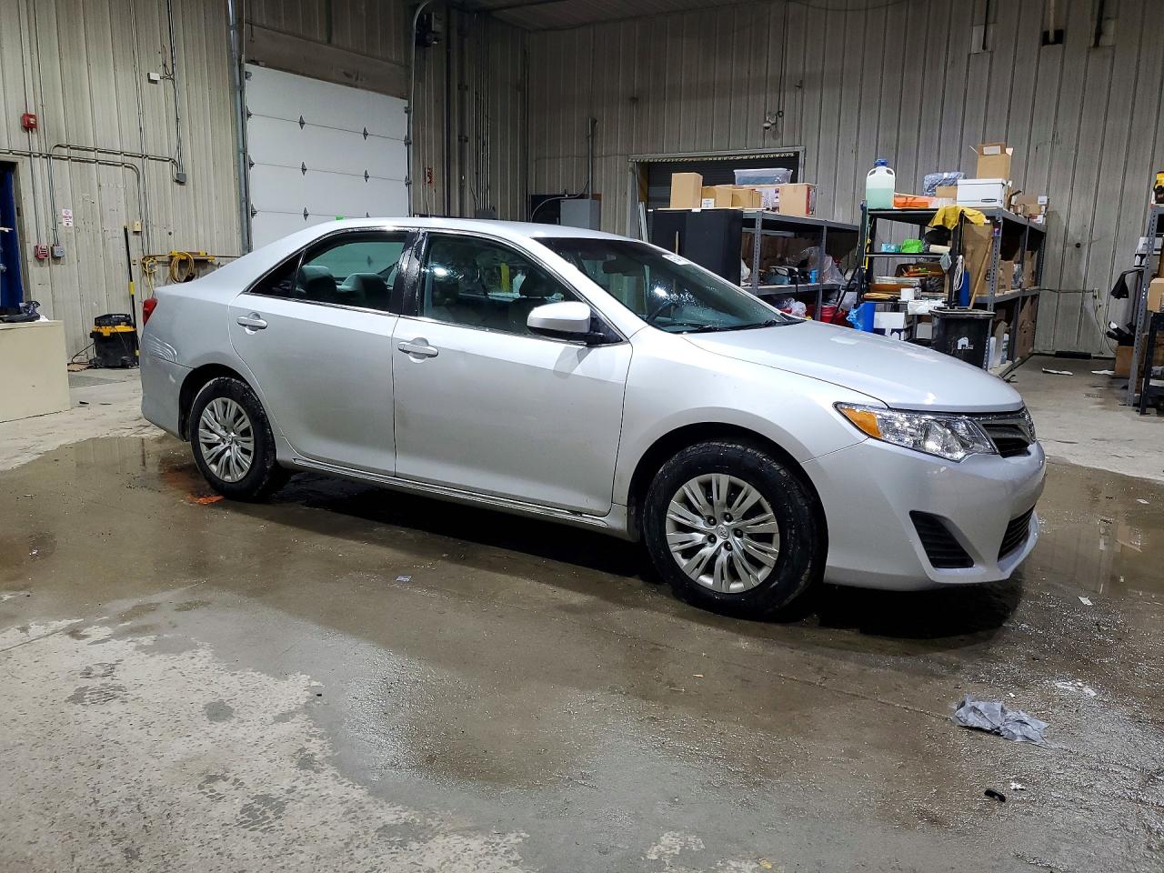 2014 TOYOTA CAMRY LE photo 7