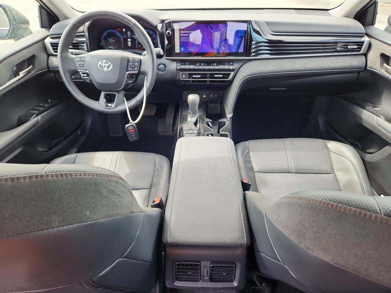 2025 TOYOTA CAMRY XLE photo 8