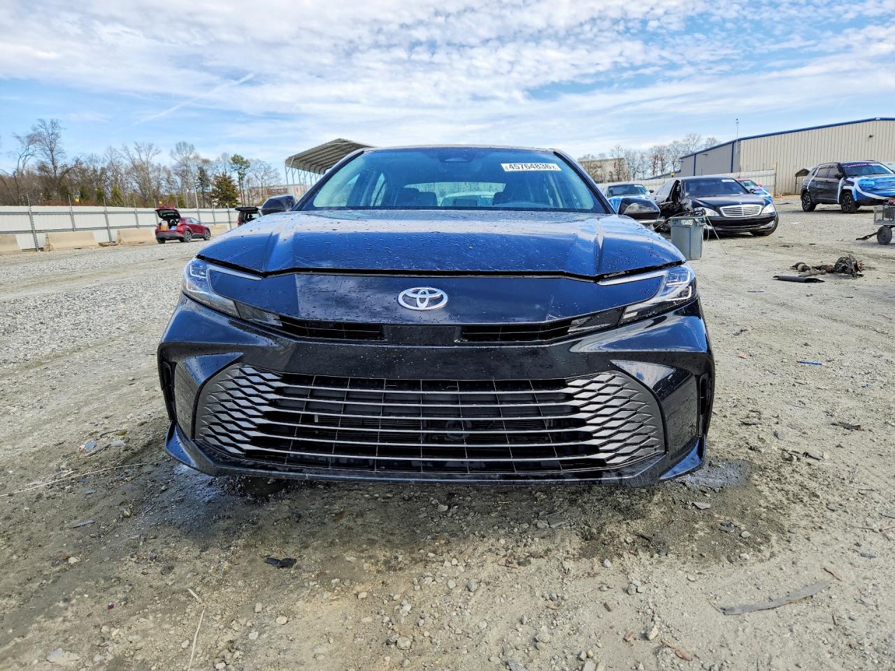 2025 TOYOTA CAMRY XLE photo 5