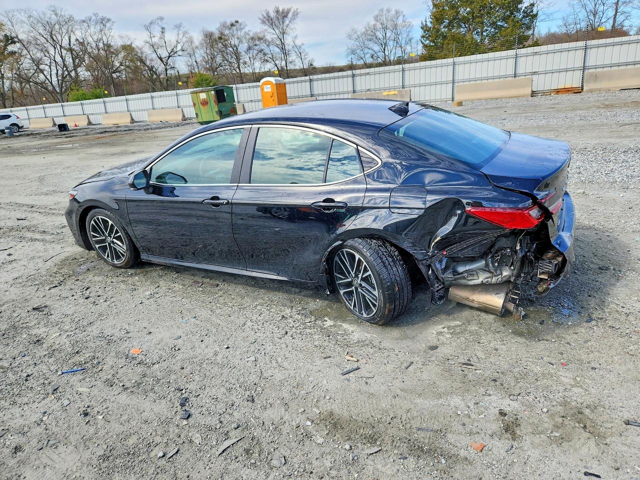 2025 TOYOTA CAMRY XLE photo 2