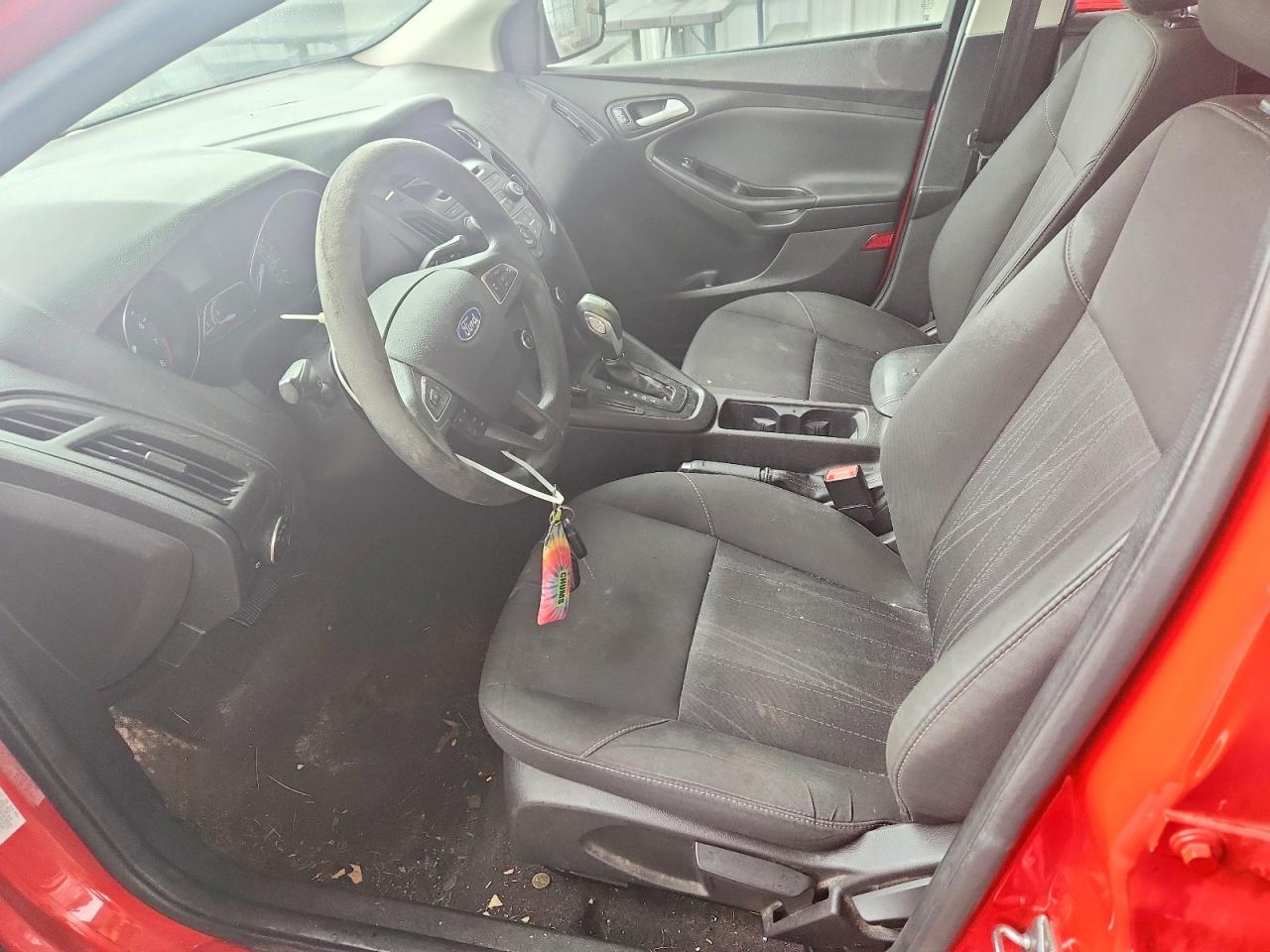 2015 FORD FOCUS SE photo 13