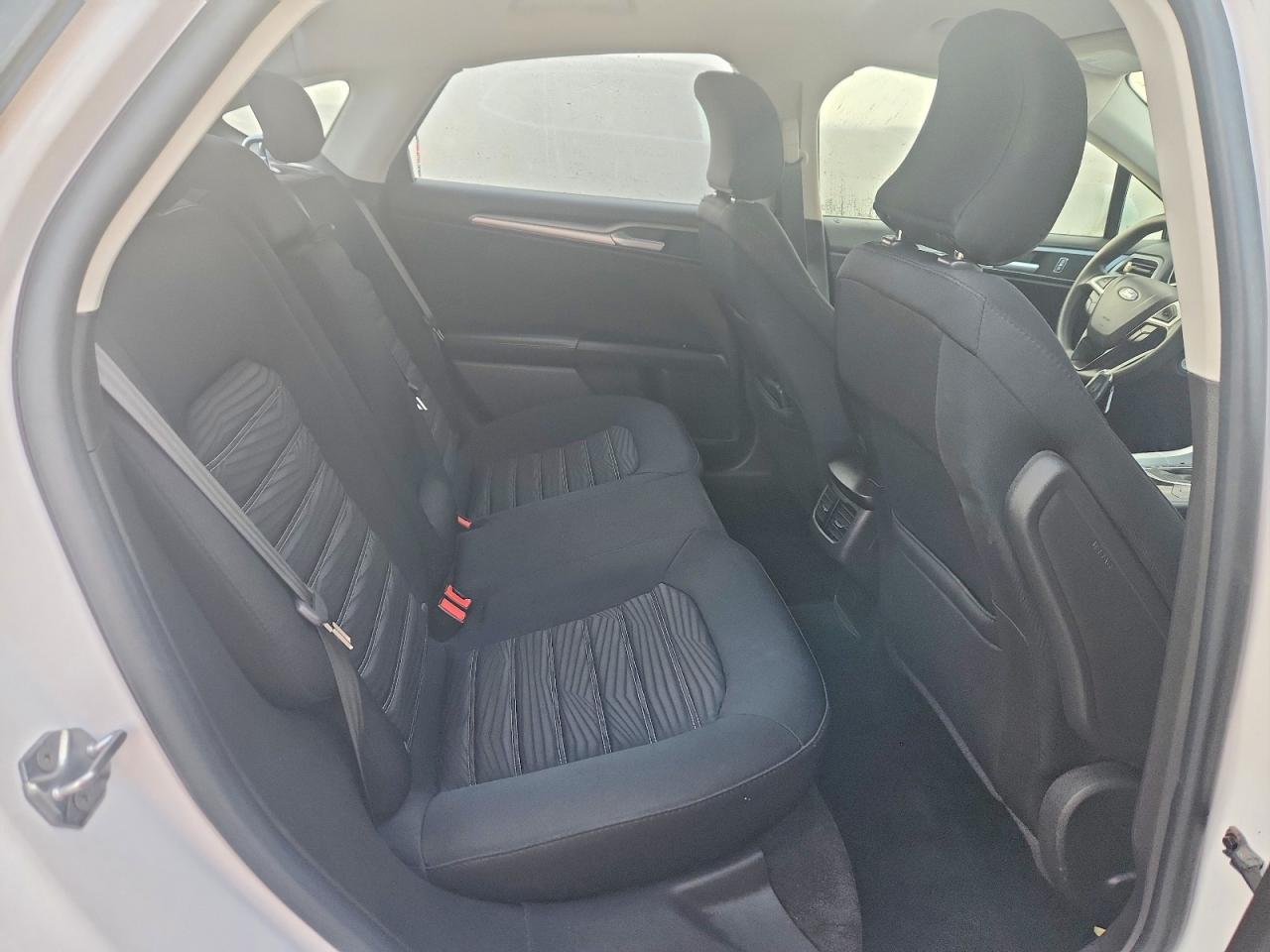 2016 FORD FUSION SE photo 10