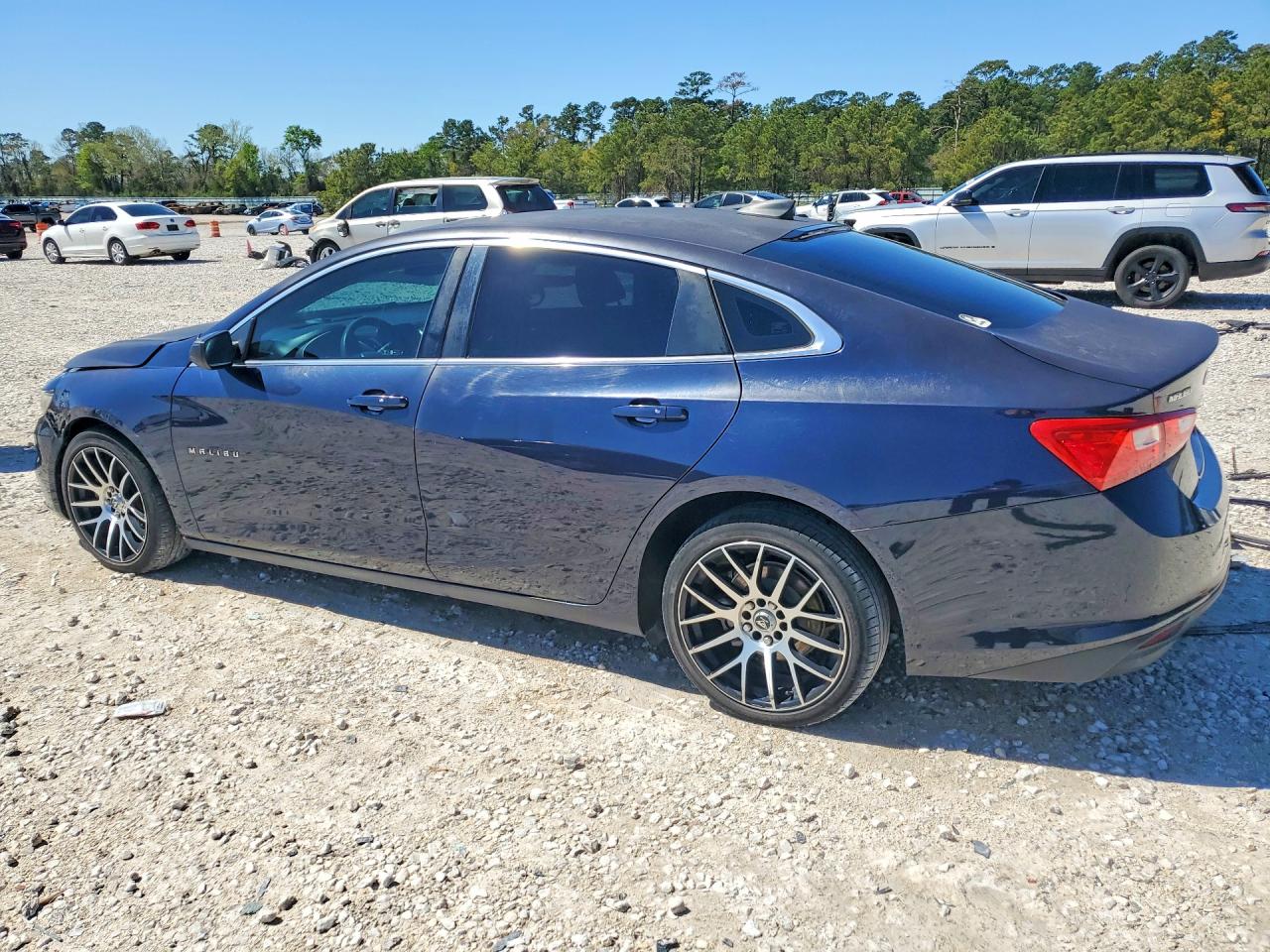 2016 CHEVROLET MALIBU LS photo 3
