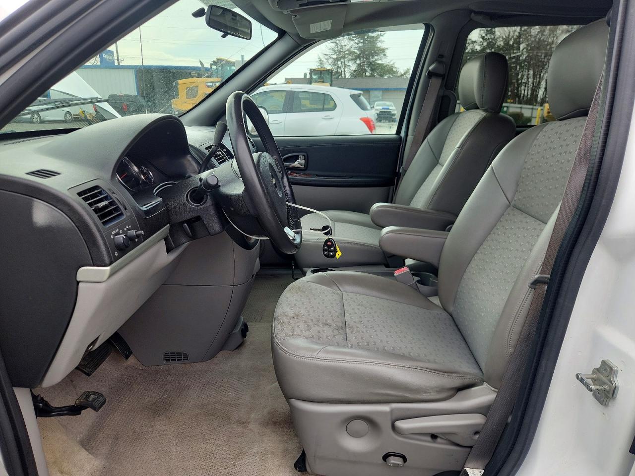2008 CHEVROLET UPLANDER LT photo 7