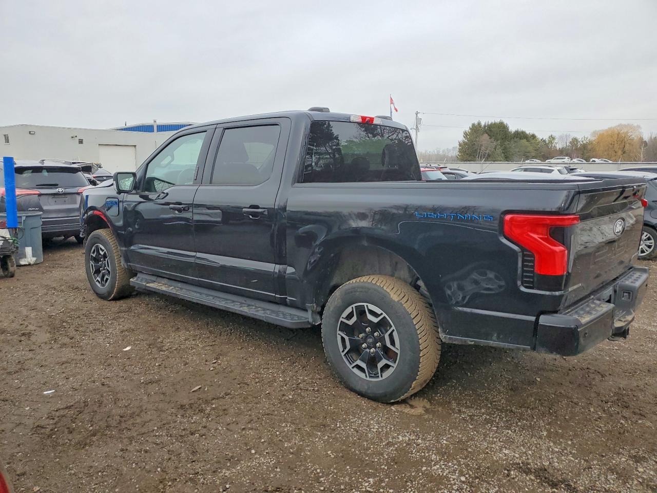 2024 FORD F150 LIGHTNING XLT photo 2