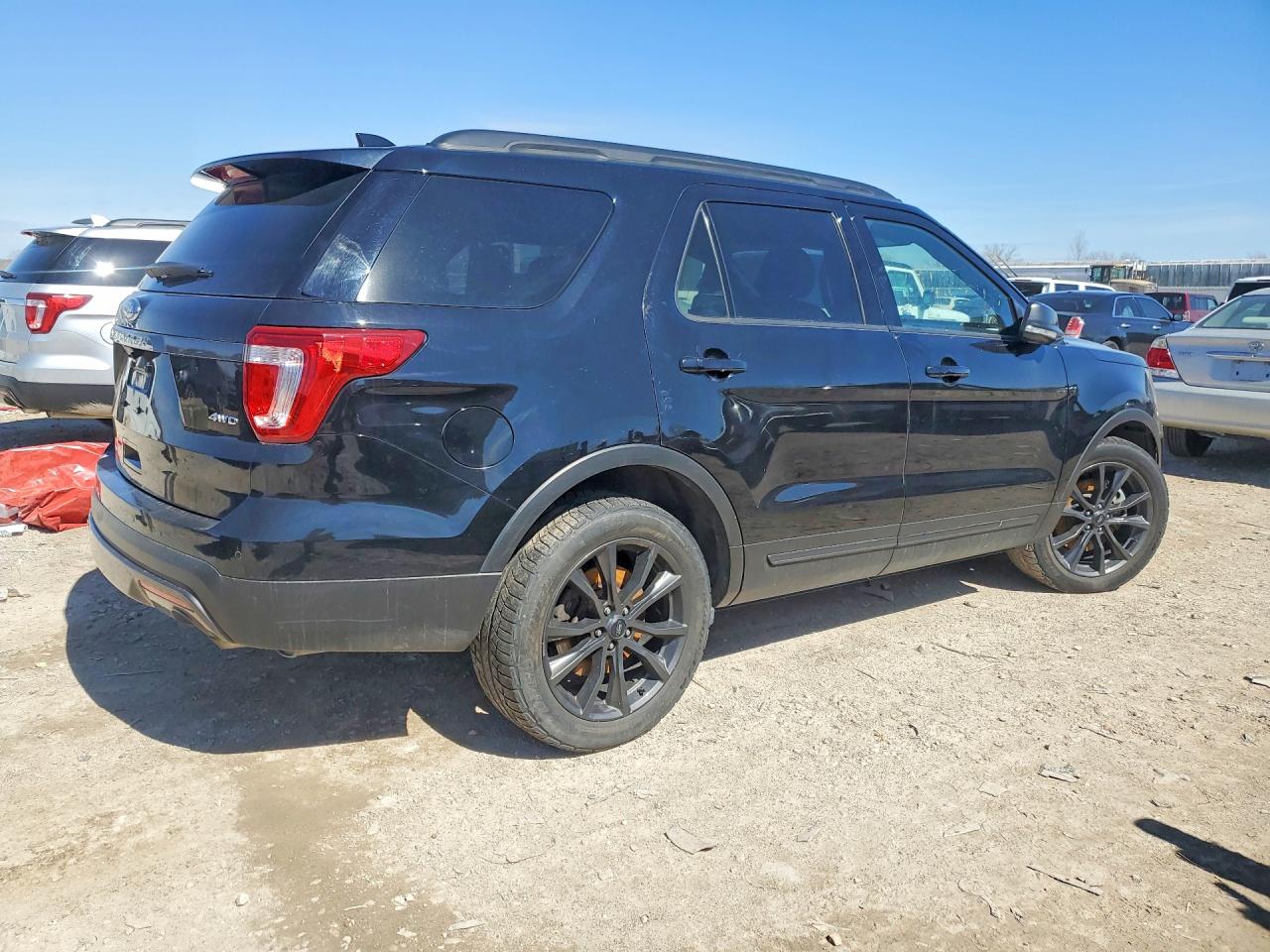 2017 FORD EXPLORER photo 3