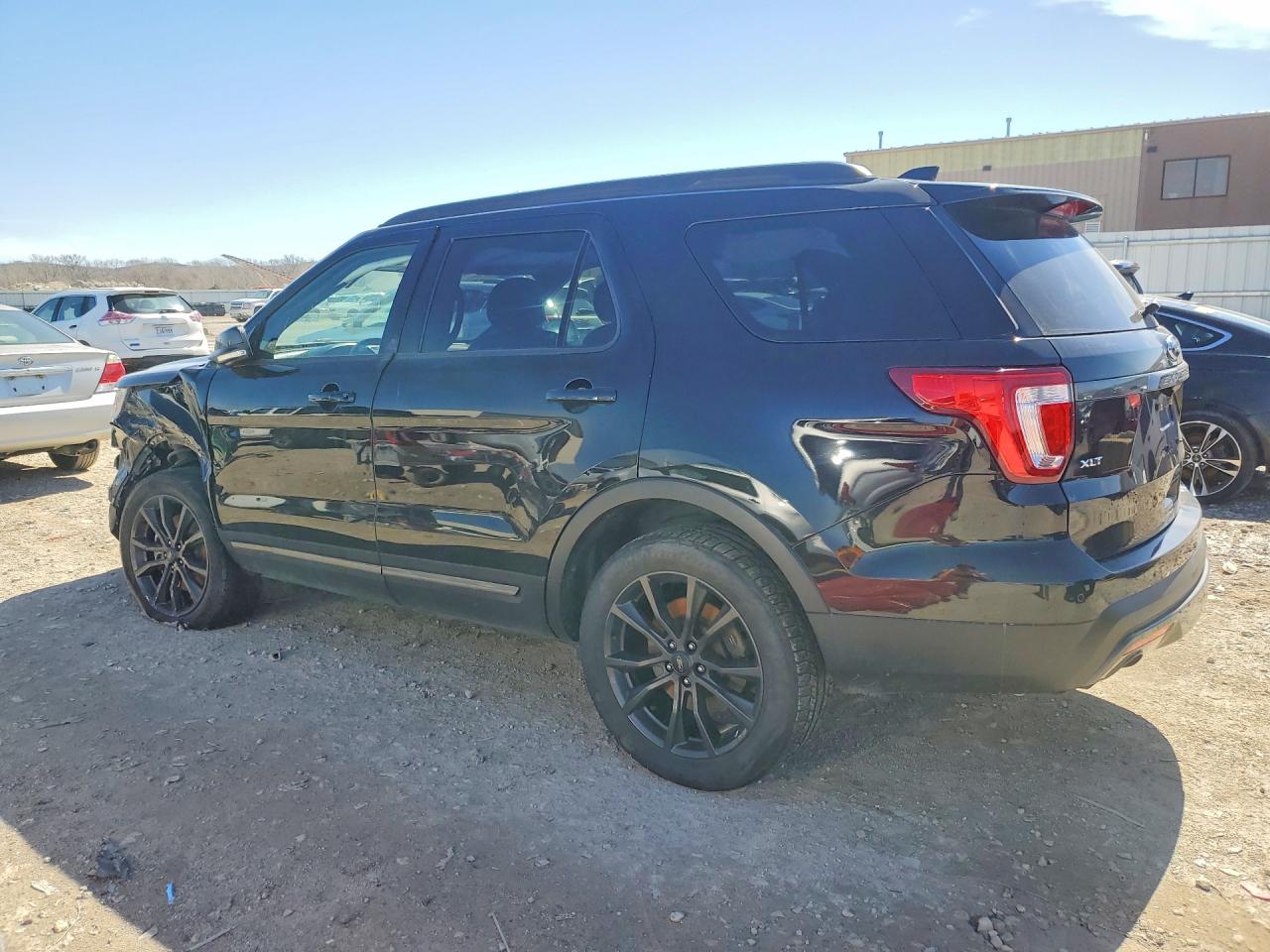 2017 FORD EXPLORER photo 2
