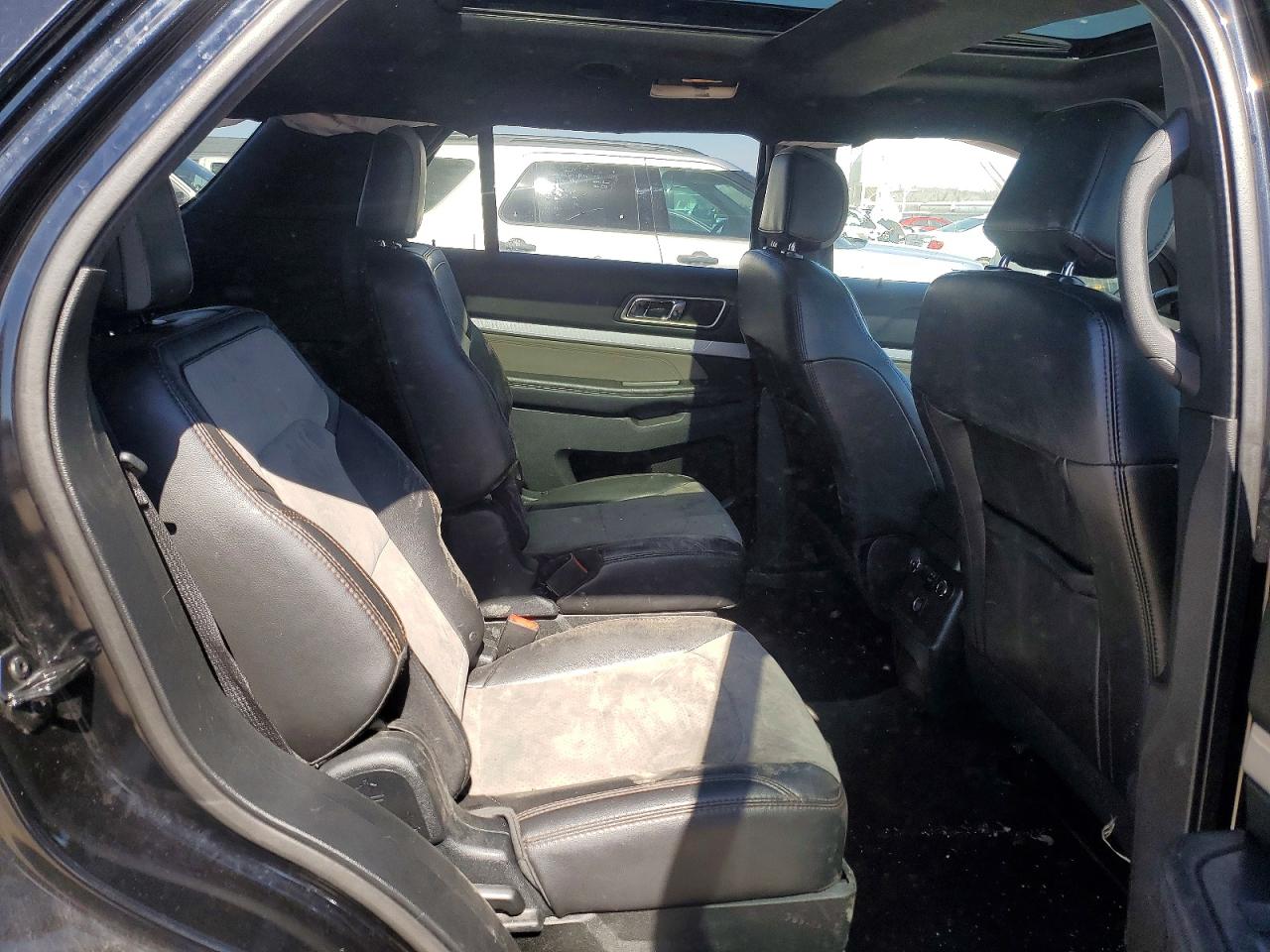 2017 FORD EXPLORER photo 11