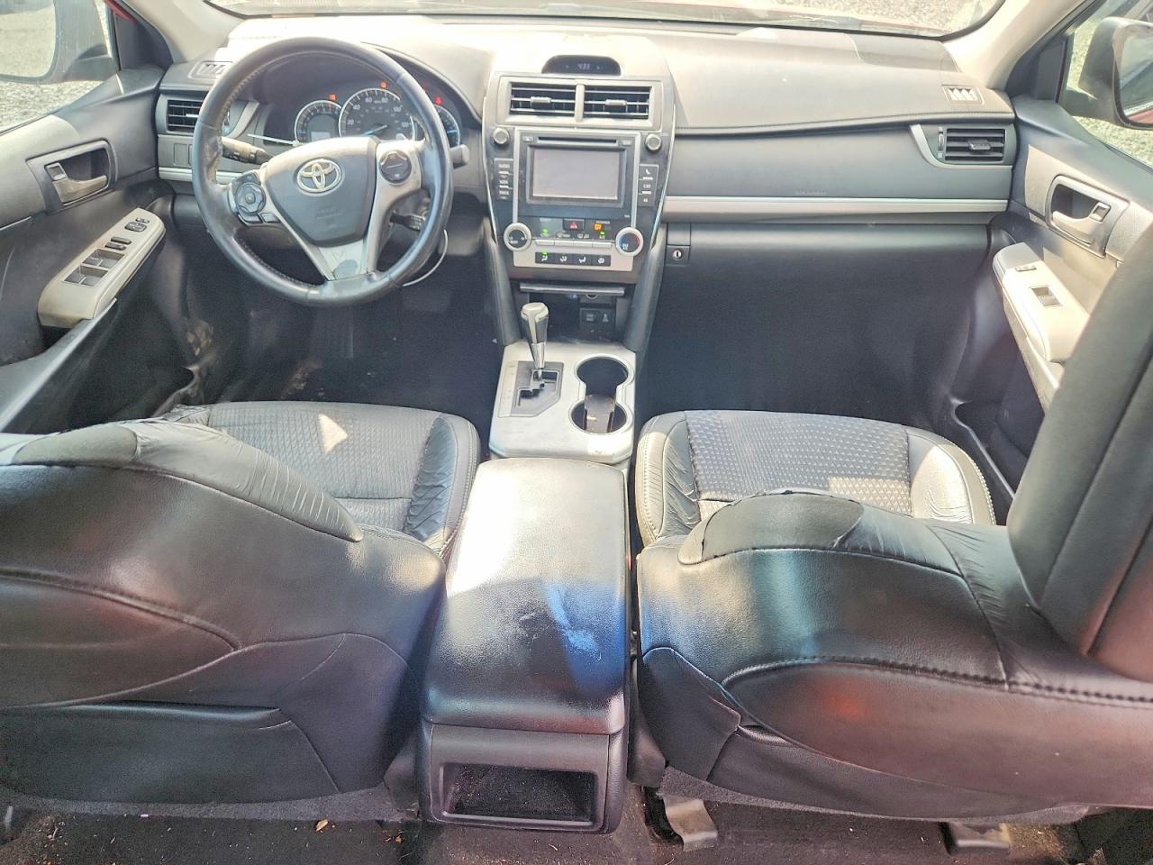 2013 TOYOTA CAMRY SE photo 15