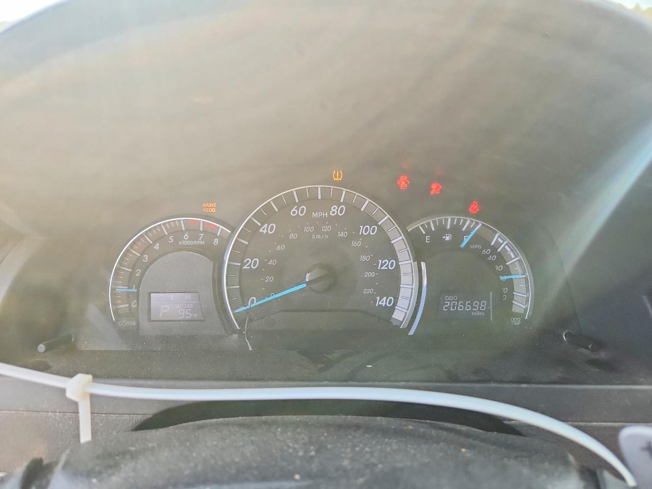 2013 TOYOTA CAMRY SE photo 17