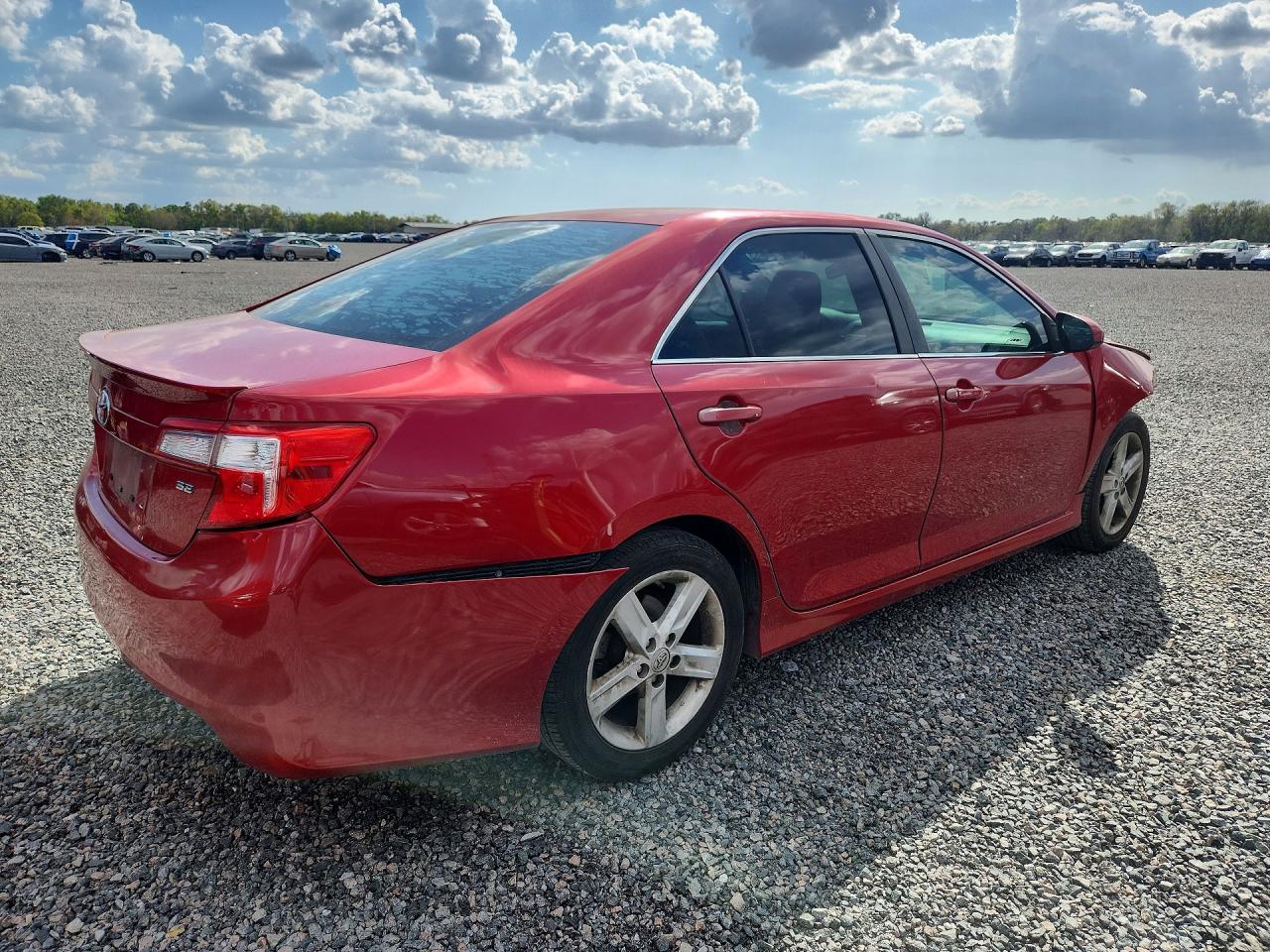 2013 TOYOTA CAMRY SE photo 5