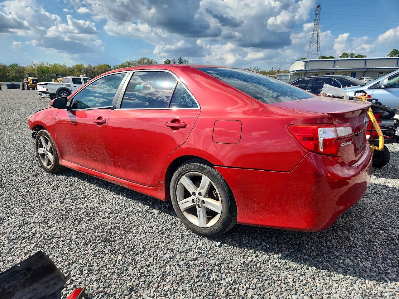 2013 TOYOTA CAMRY SE photo 3