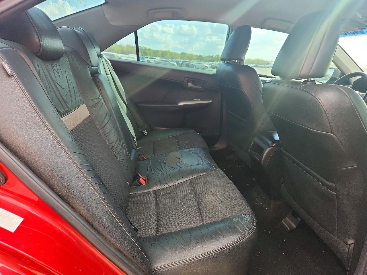 2013 TOYOTA CAMRY SE photo 19