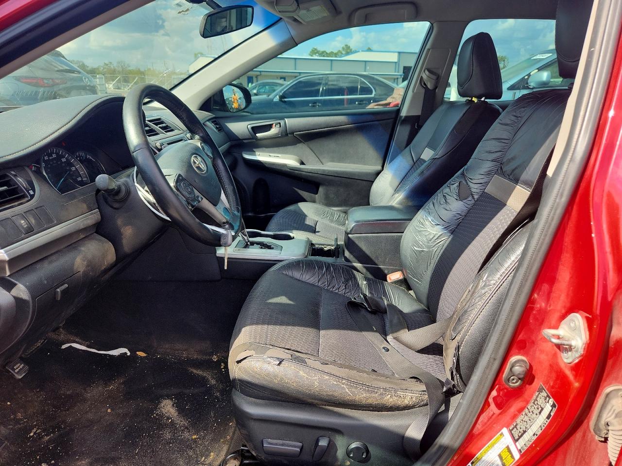 2013 TOYOTA CAMRY SE photo 13
