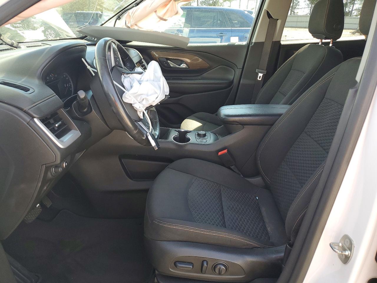 2018 GMC TERRAIN SLE photo 7