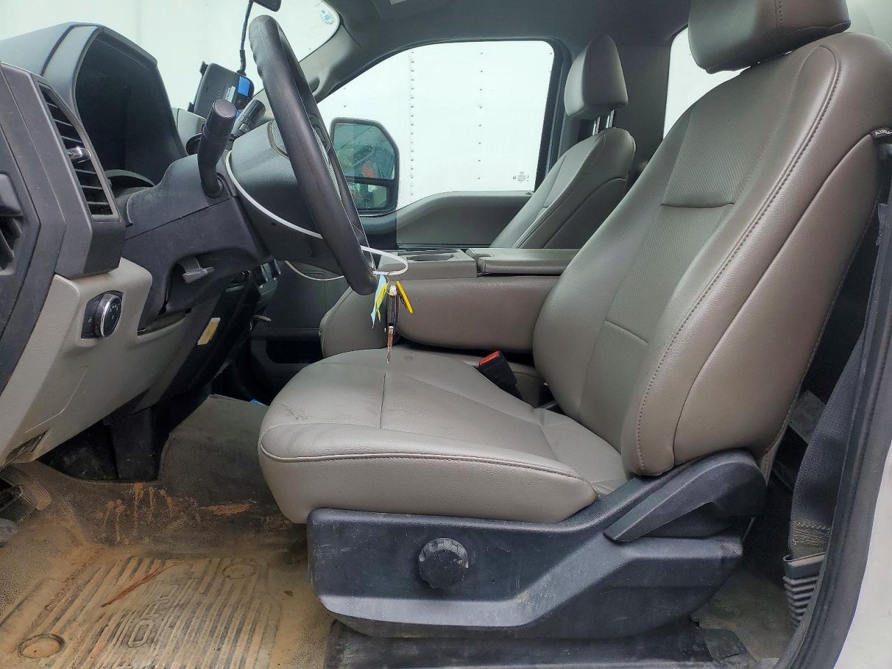 2020 FORD F550 SUPER - DELIVERY TRUCK photo 7
