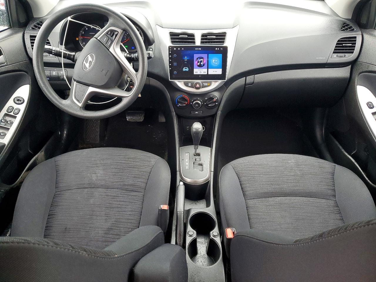 2017 HYUNDAI ACCENT SE photo 8