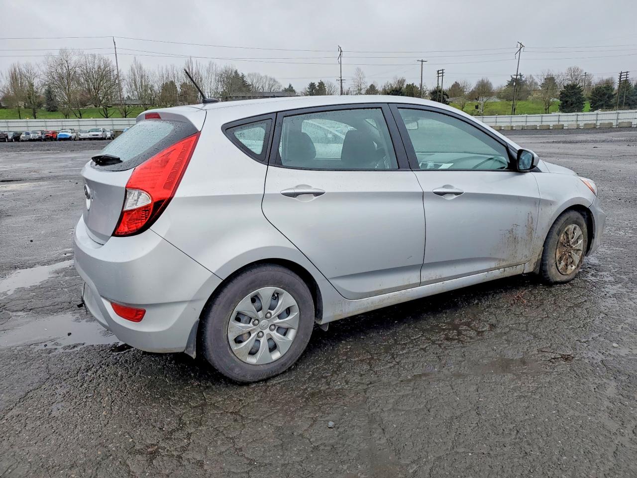 2017 HYUNDAI ACCENT SE photo 3