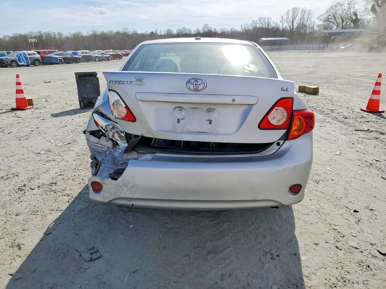 2010 TOYOTA COROLLA LE photo 6