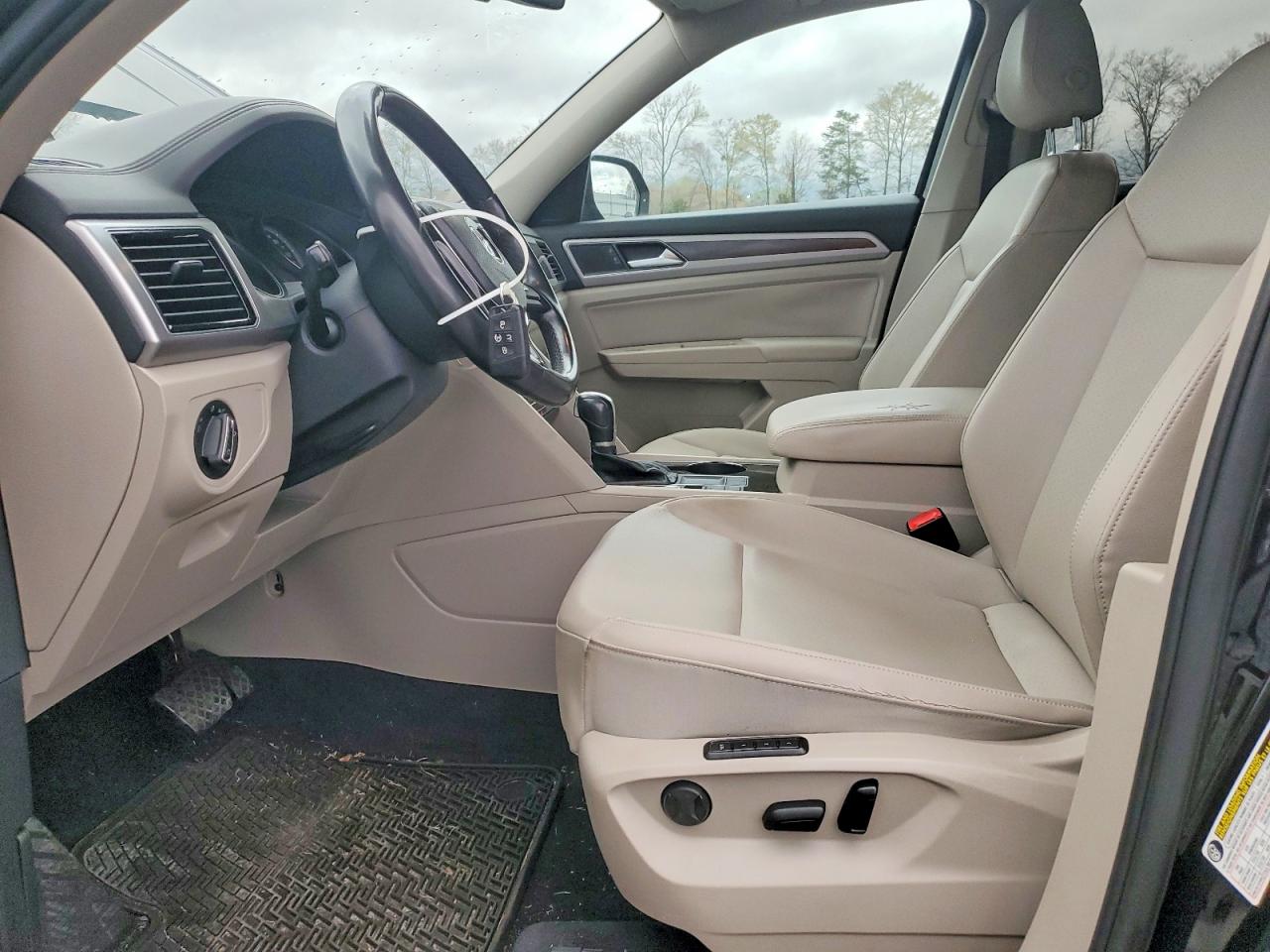 2018 VOLKSWAGEN ATLAS photo 13