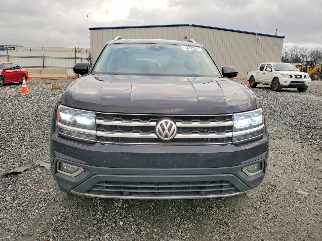 2018 VOLKSWAGEN ATLAS photo 9