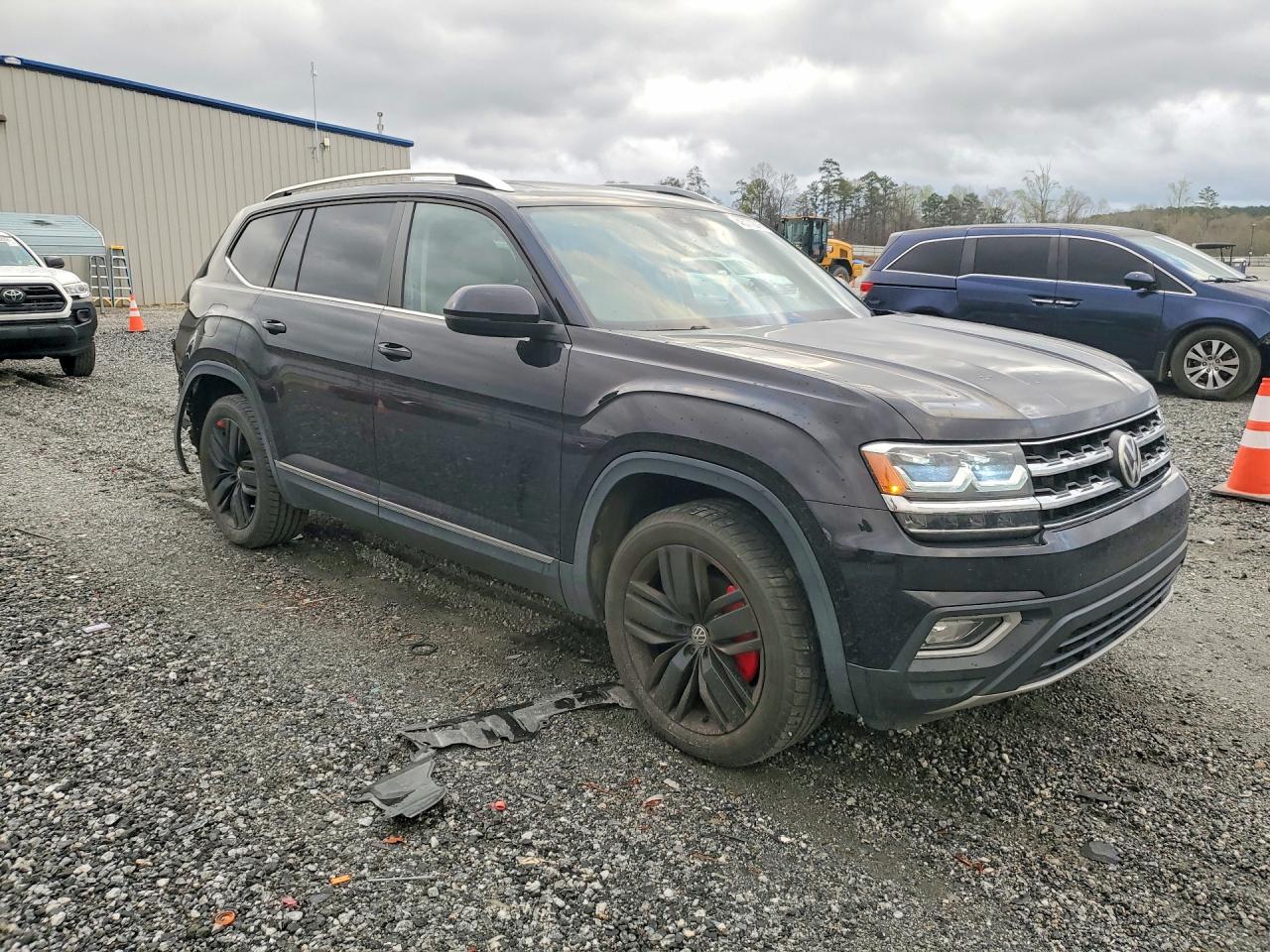 2018 VOLKSWAGEN ATLAS photo 7