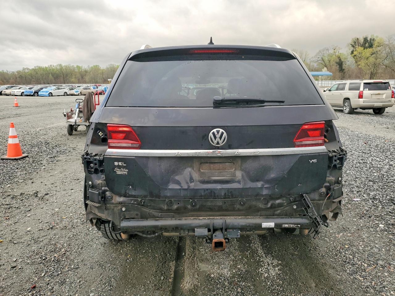 2018 VOLKSWAGEN ATLAS photo 11
