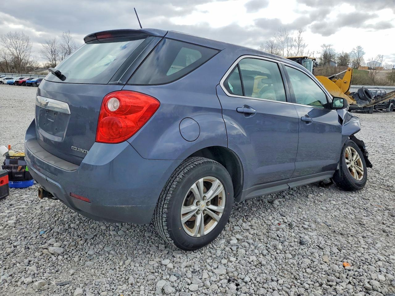 2013 CHEVROLET EQUINOX LS photo 3