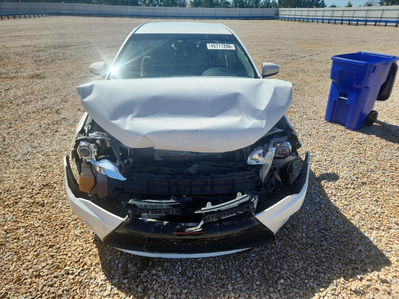 2016 TOYOTA CAMRY SE photo 23