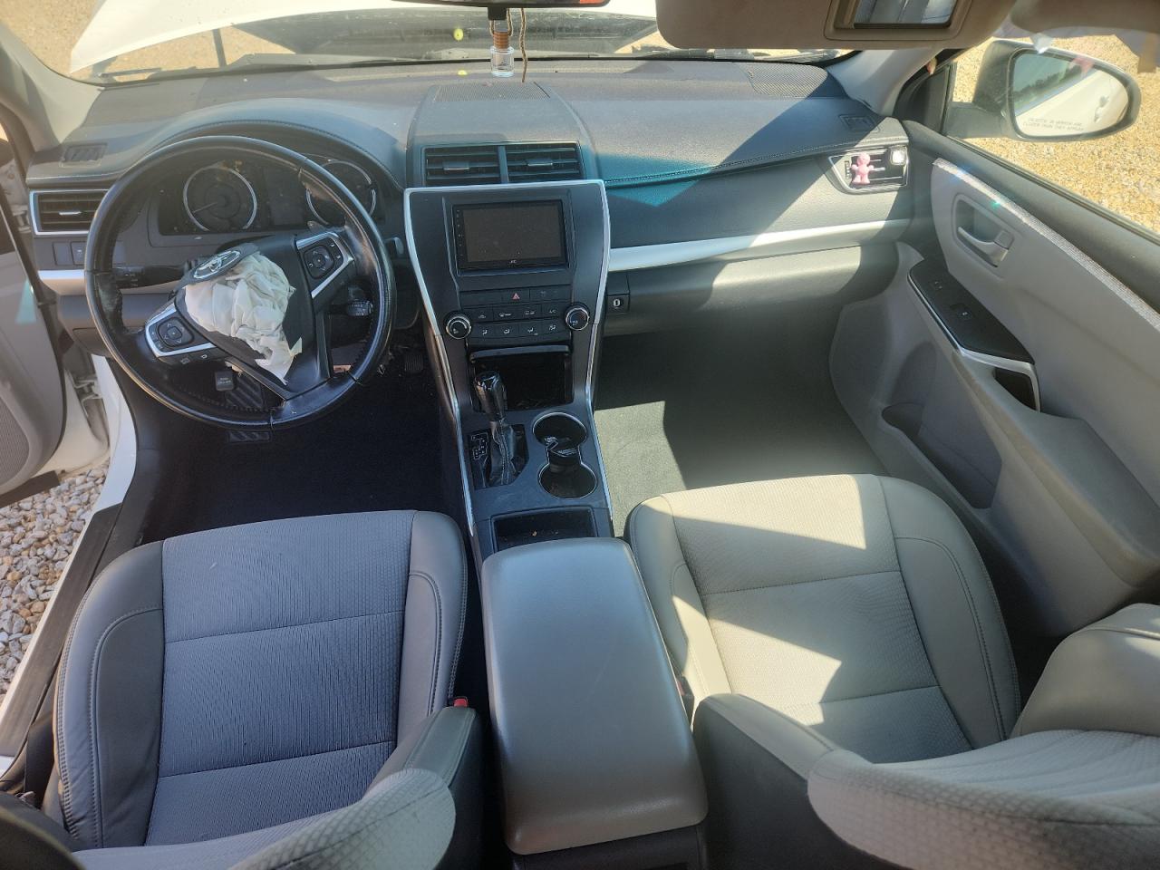 2016 TOYOTA CAMRY SE photo 15