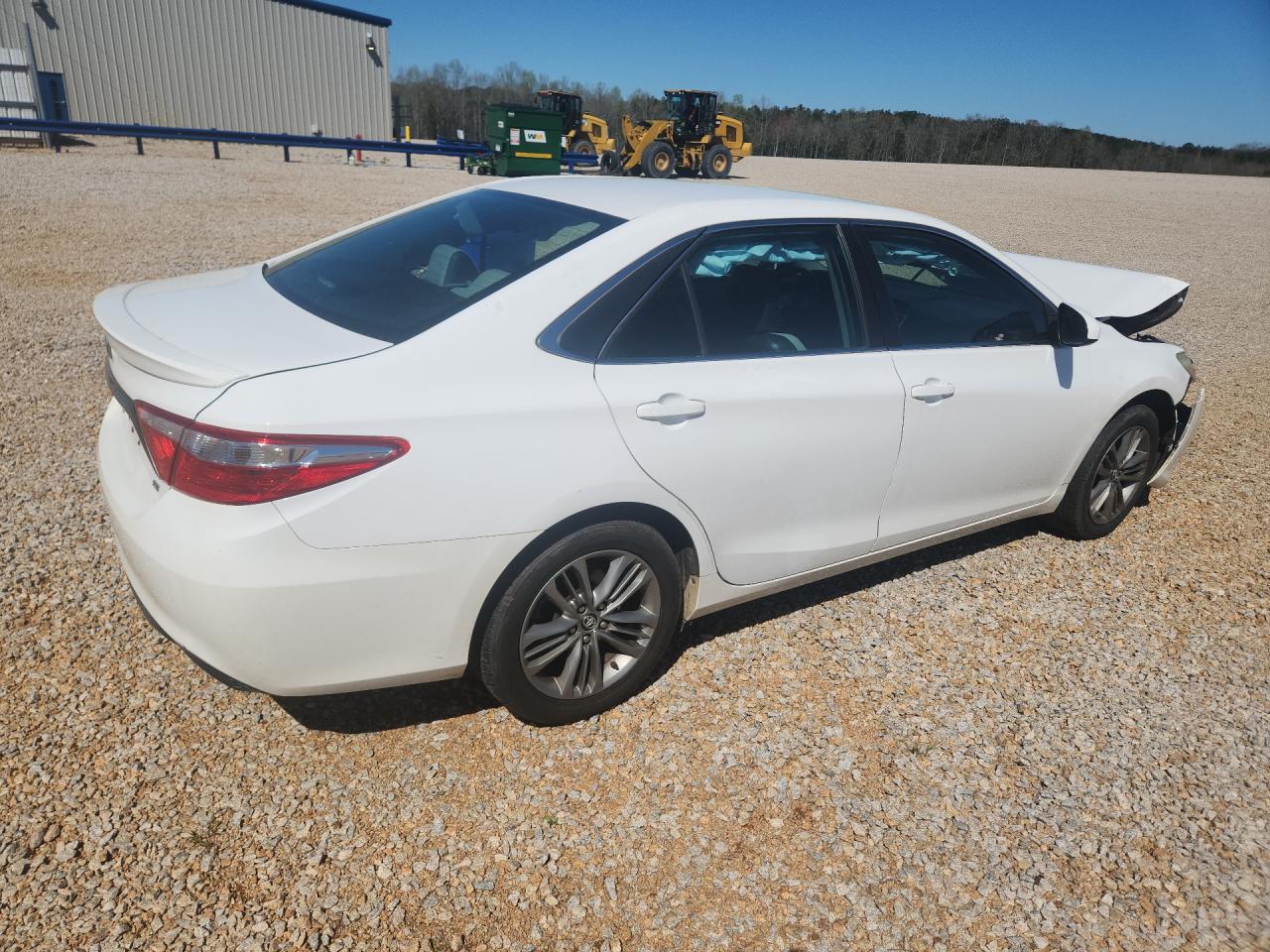 2016 TOYOTA CAMRY SE photo 5