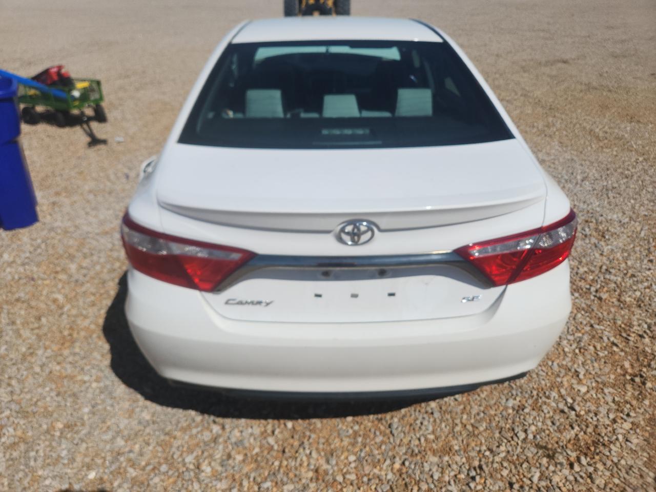 2016 TOYOTA CAMRY SE photo 11