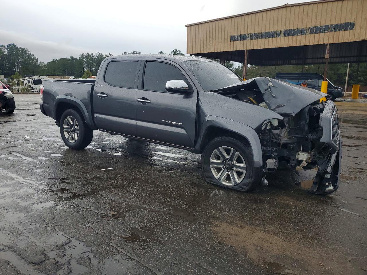 2017 TOYOTA TACOMA LIMITED photo 4