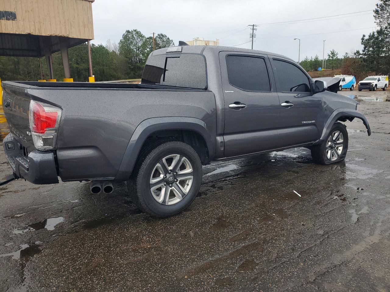 2017 TOYOTA TACOMA LIMITED photo 3