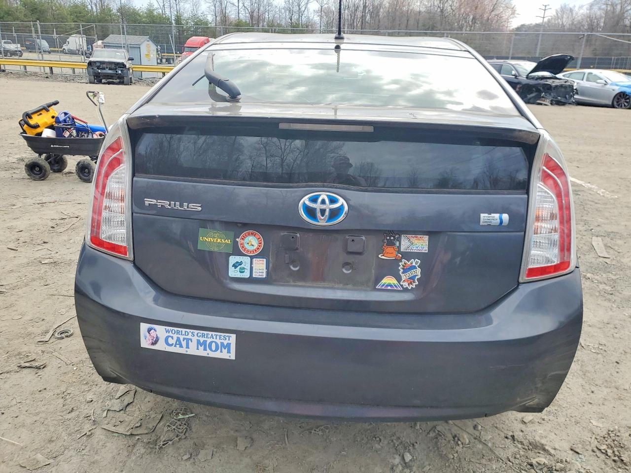 2015 TOYOTA PRIUS TWO photo 11