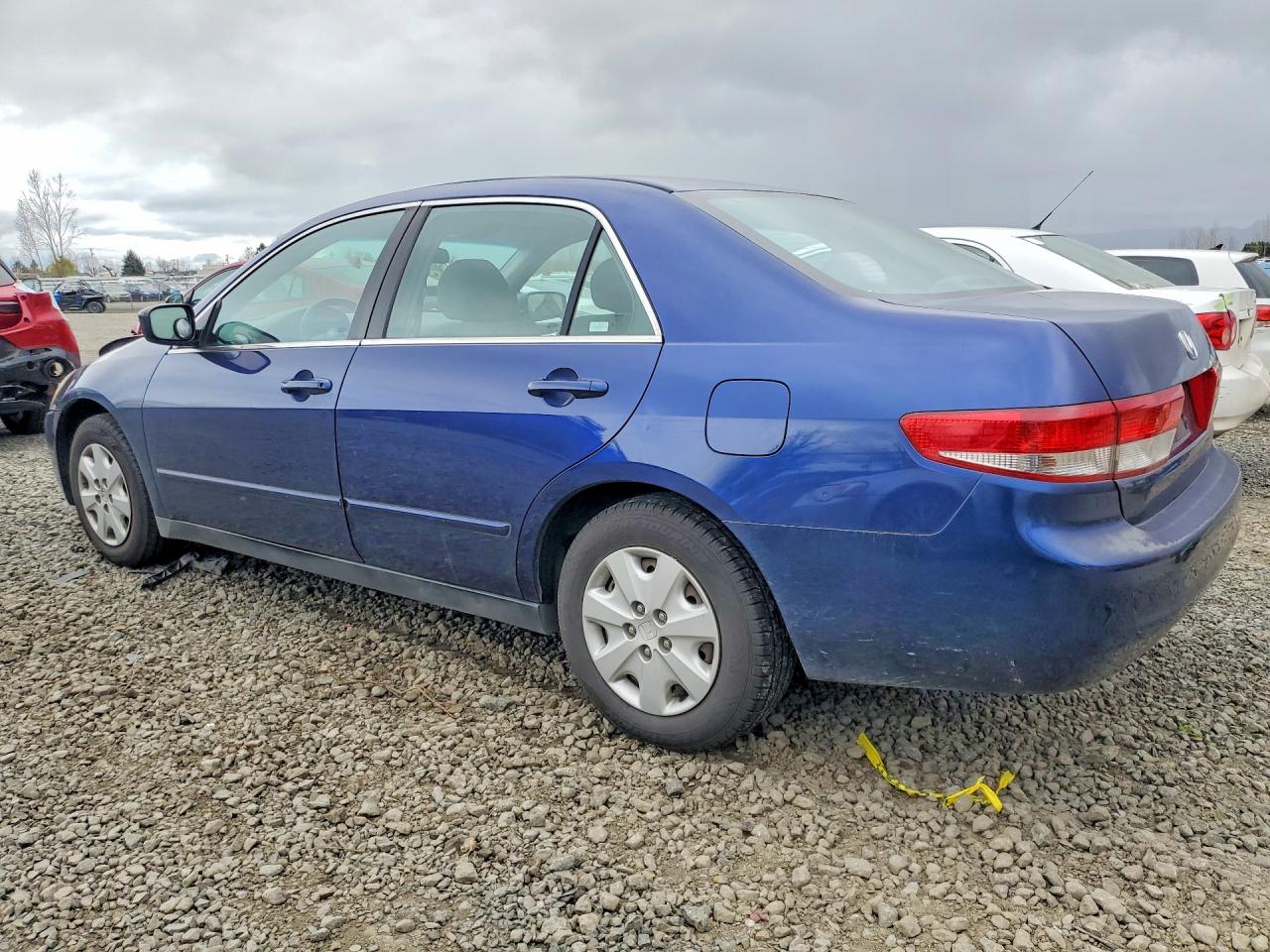 2003 HONDA ACCORD LX photo 2