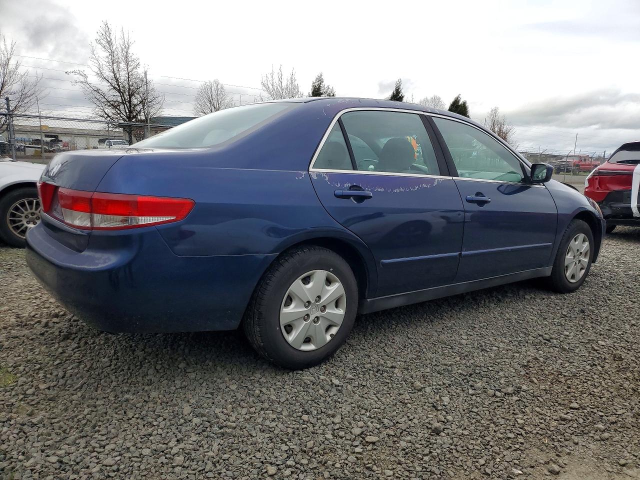 2003 HONDA ACCORD LX photo 3