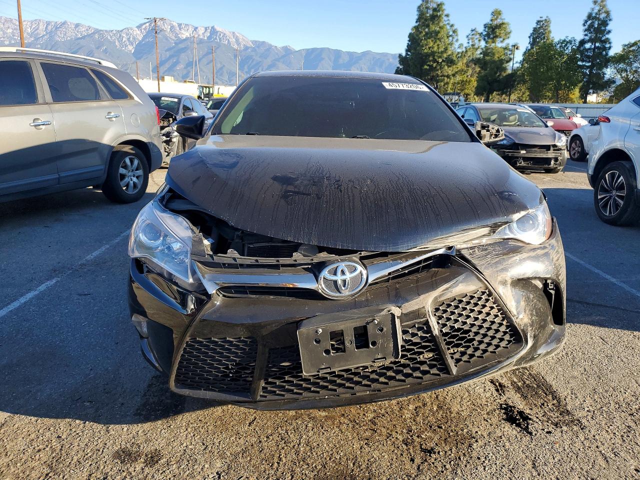 2017 TOYOTA CAMRY SE photo 9