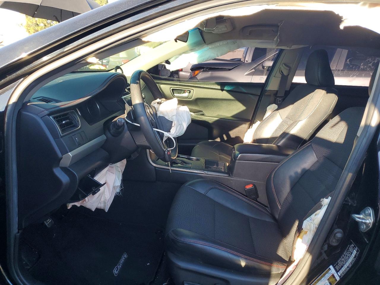2017 TOYOTA CAMRY SE photo 13