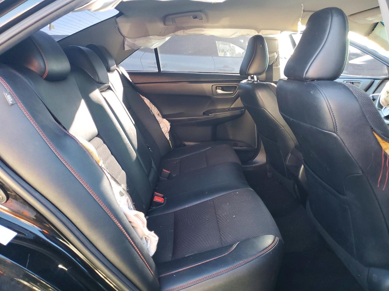 2017 TOYOTA CAMRY SE photo 19