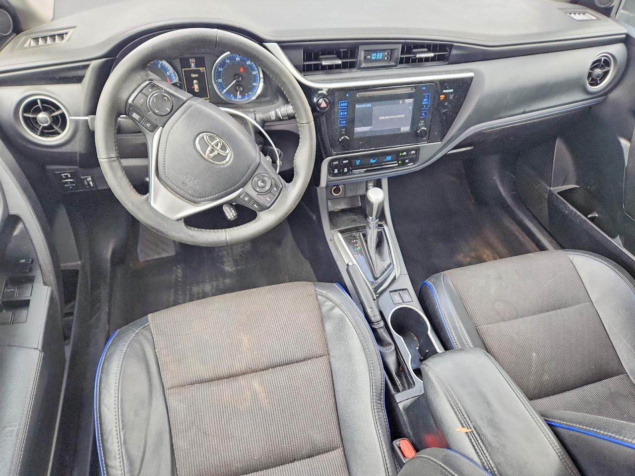 2017 TOYOTA COROLLA SE photo 8