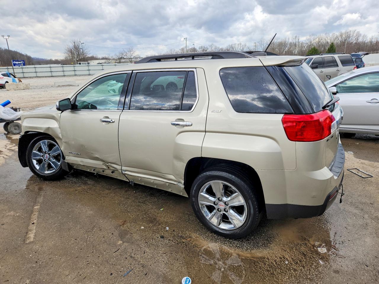 2015 GMC TERRAIN SLT photo 4
