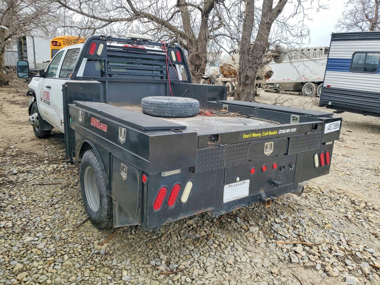 2015 GMC SIERRA 3500 FLATBED TRUCK photo 2