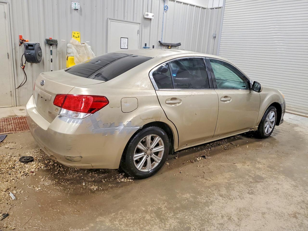 2010 SUBARU LEGACY 2.5I PREMIUM photo 3