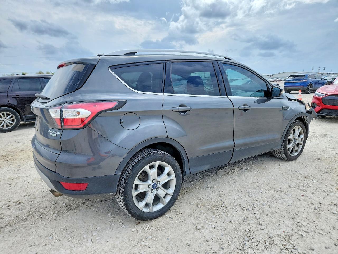 2017 FORD ESCAPE TITANIUM photo 5
