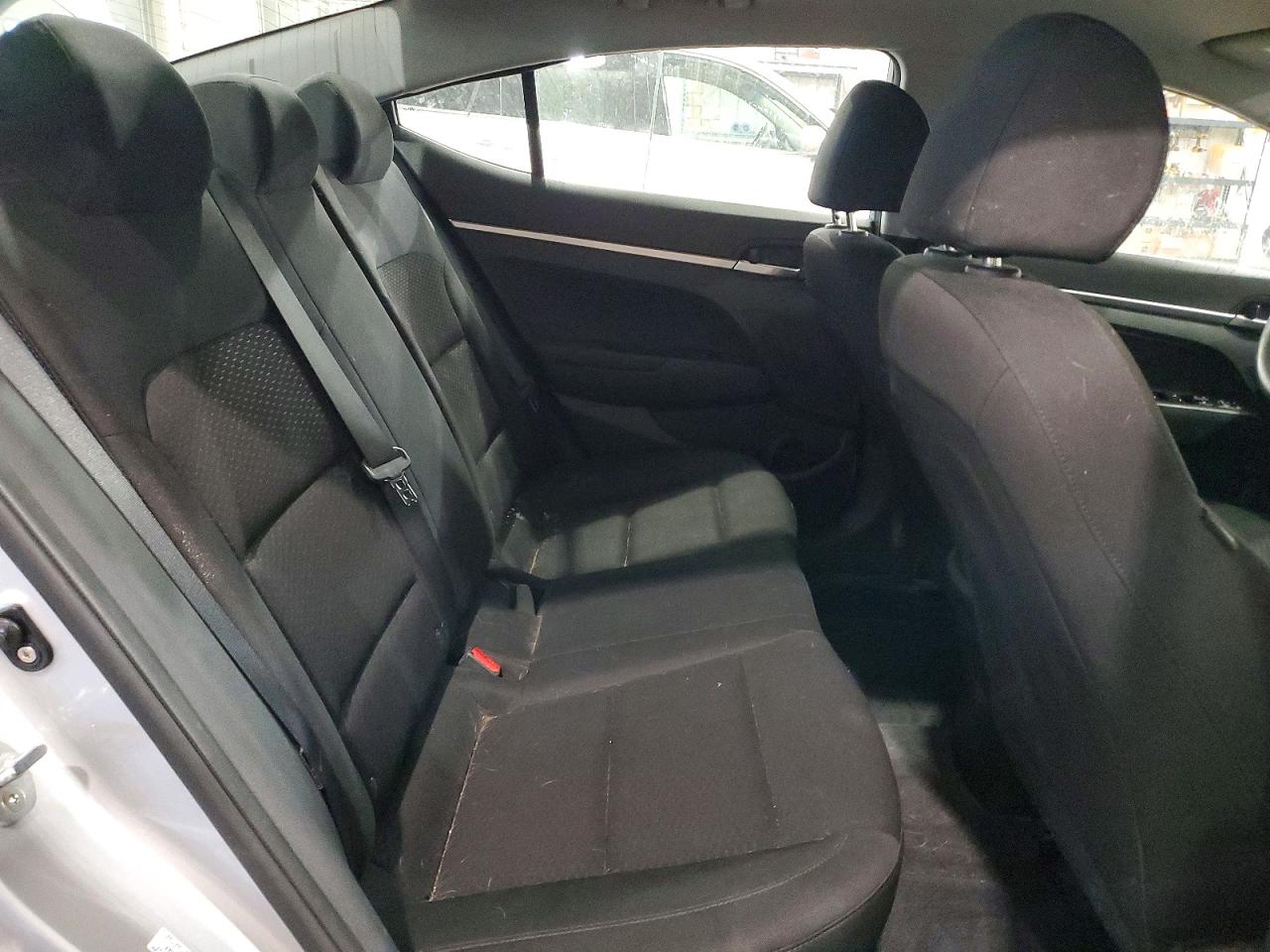 2020 HYUNDAI ELANTRA SE photo 28