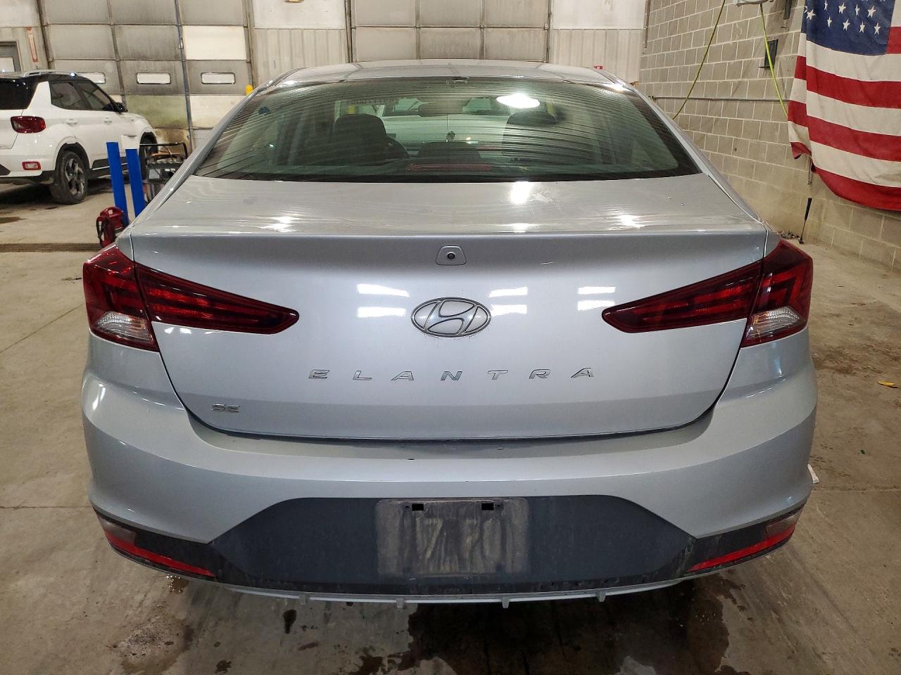 2020 HYUNDAI ELANTRA SE photo 16