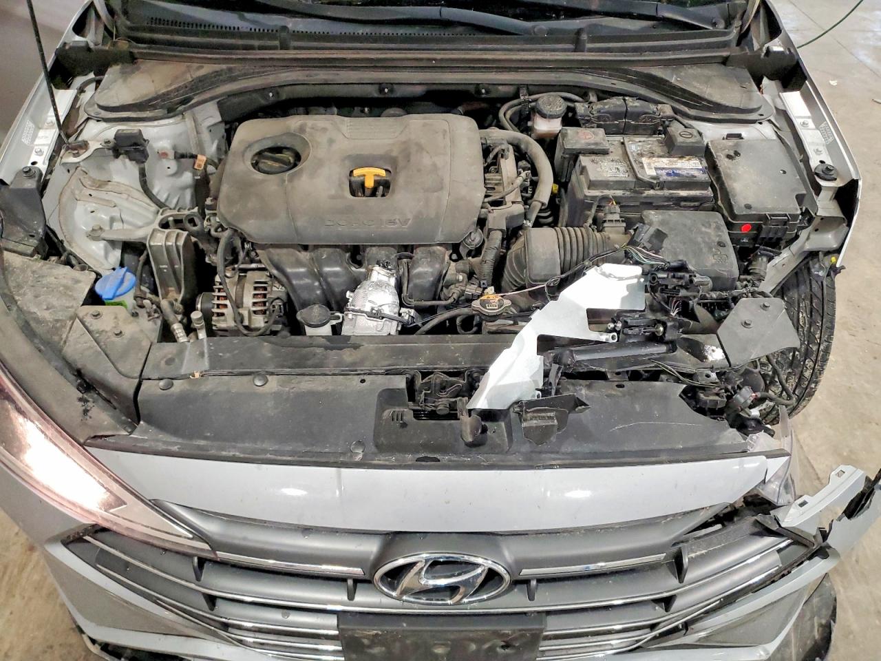 2020 HYUNDAI ELANTRA SE photo 31