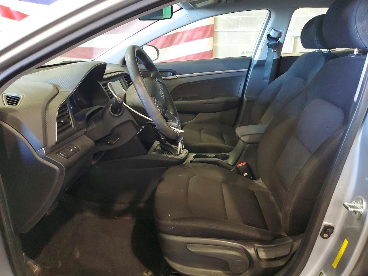 2020 HYUNDAI ELANTRA SE photo 19