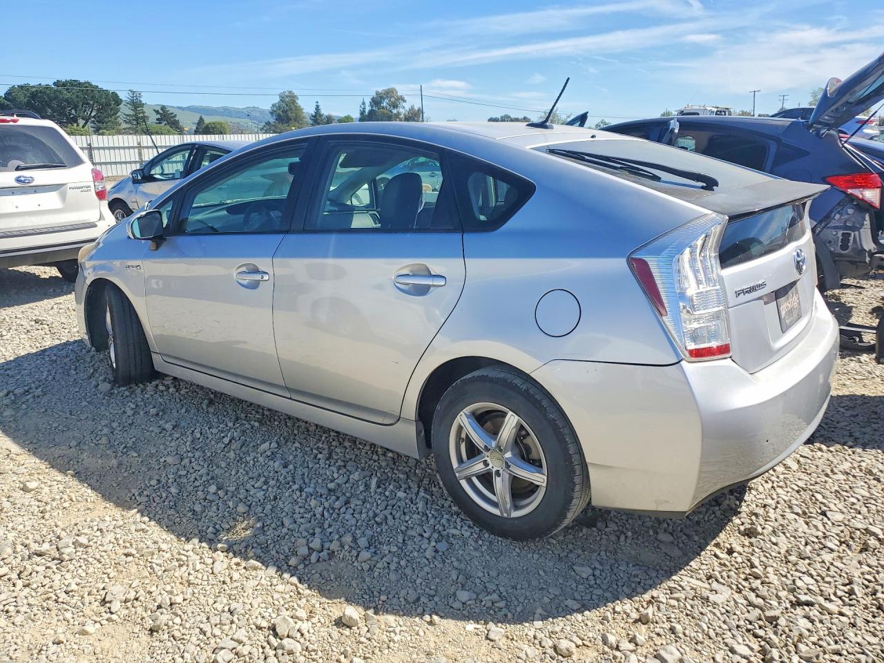 2010 TOYOTA PRIUS IV photo 3